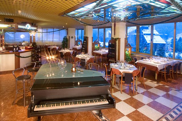 Samokov Hotel - Food and dining